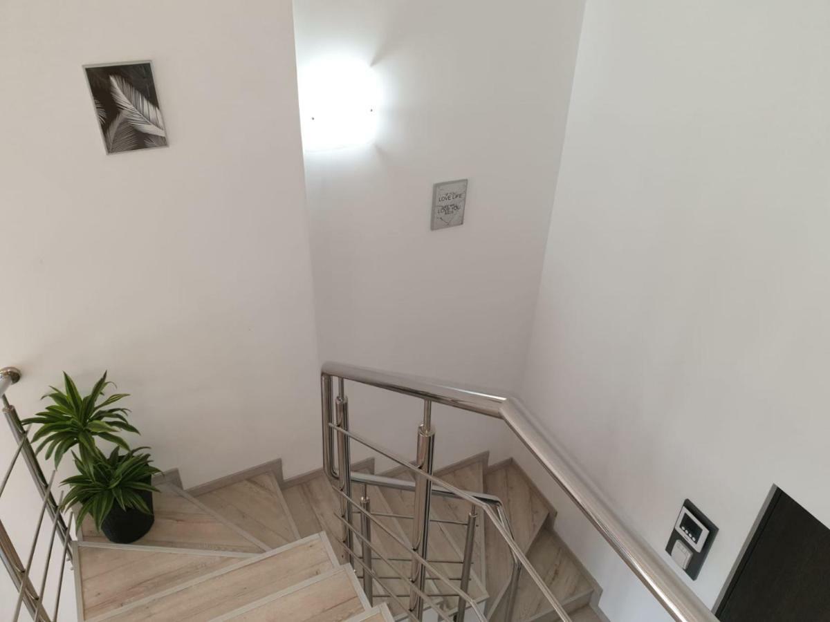 Apartament Ana Premium Apartamento Oradea Exterior foto